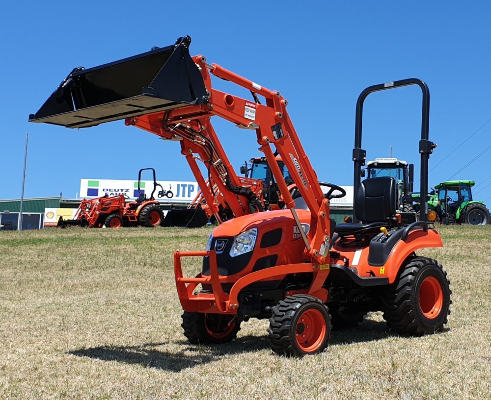 Kioti CS2610HST Compact Tractor with 4in1 Bucket