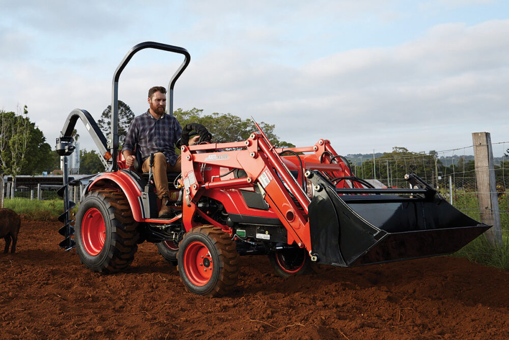 Kioti CK3010HST  Tractor with 4in1 bucket - Image 2