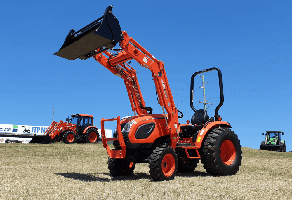 Kioti CK4210 HST Tractor with 4in1 bucket - Image 3