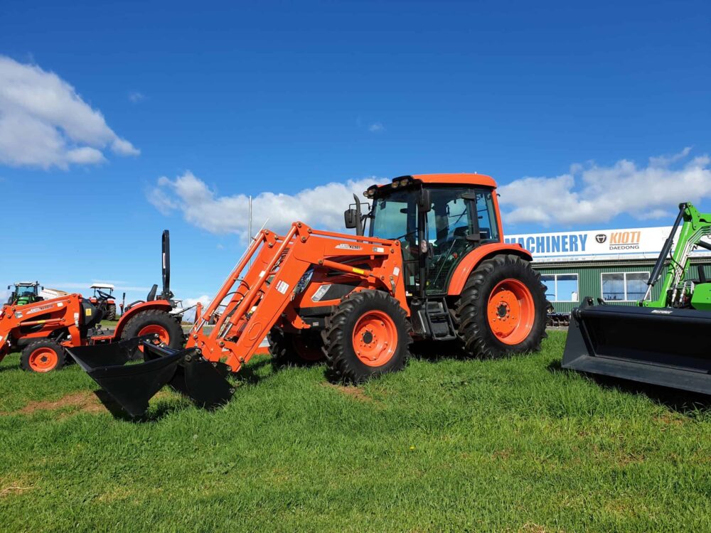 Kioti PX1052 105HP 4WD Cabin Tractor with loader and 4in1 bucket