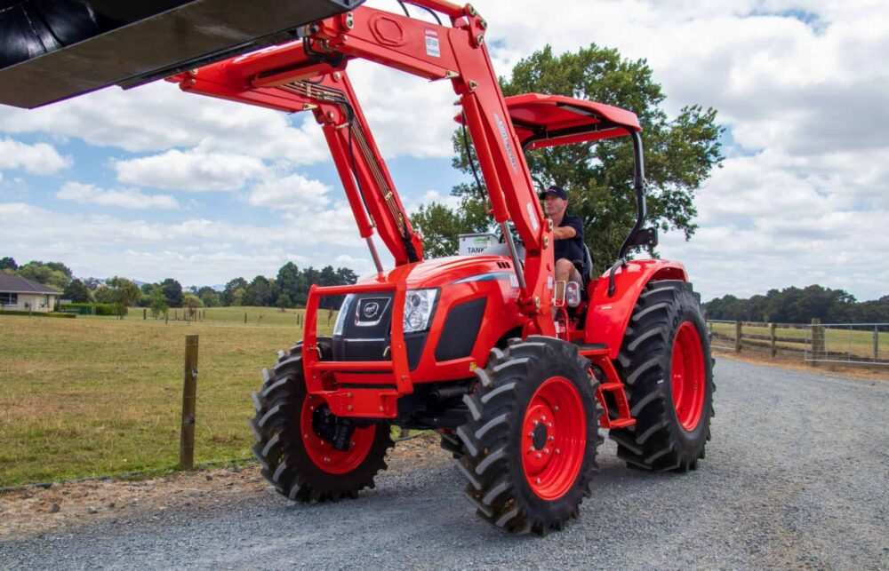 Kioti RX7030 ROPS 4WD Tractor With 4in1 Bucket - Image 10