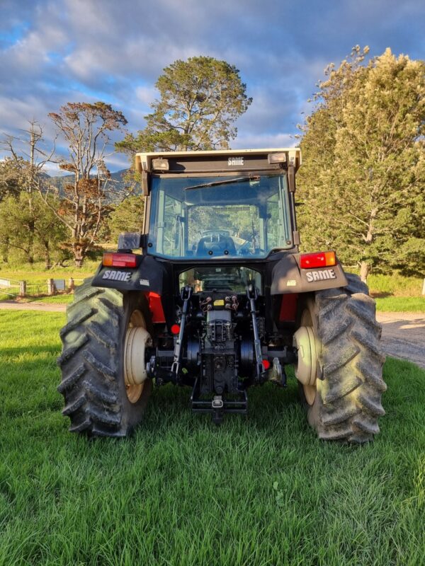 SOLD- Used SAME SILVER 100.6 - 100hp 6 cylinder, Cab tractor with Loader ! - Image 7