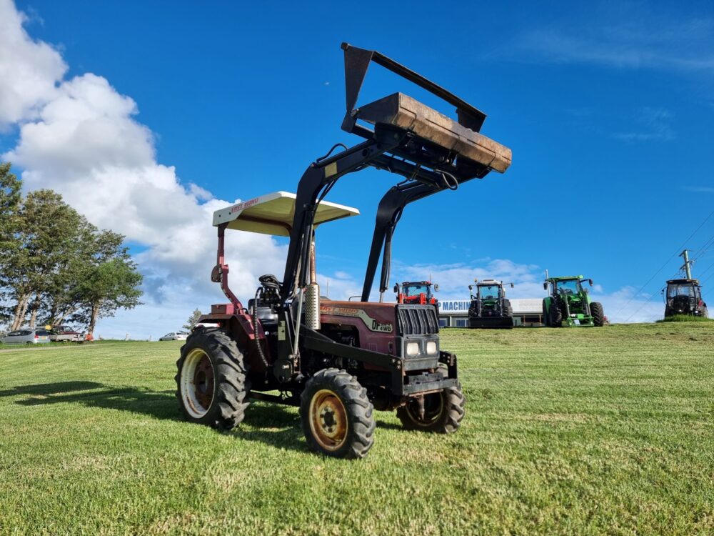 SOLD- Eastwind 304 Tractor – Fair Condition - Image 2