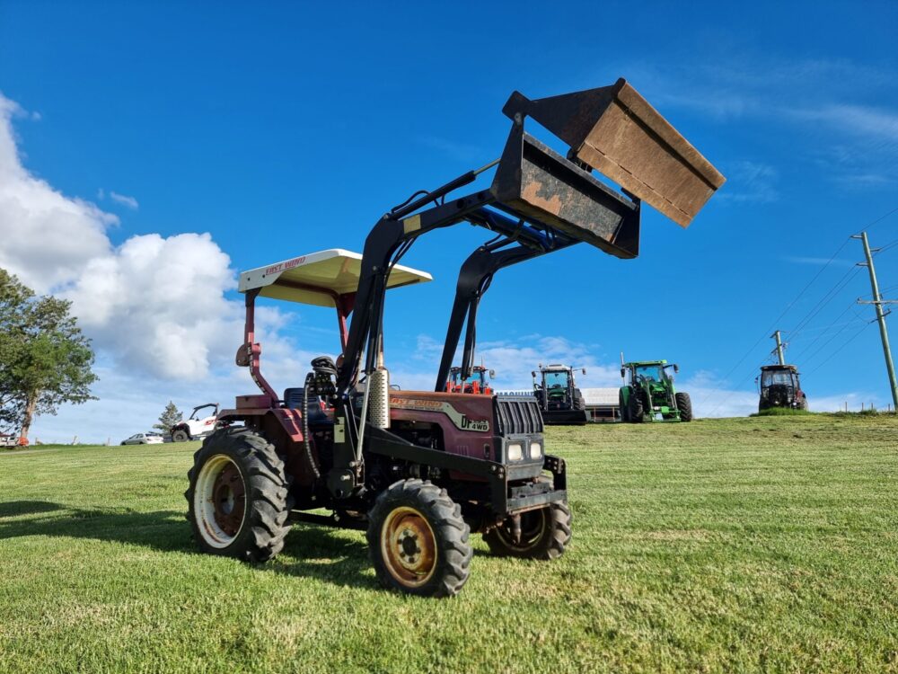 SOLD- Eastwind 304 Tractor – Fair Condition - Image 6