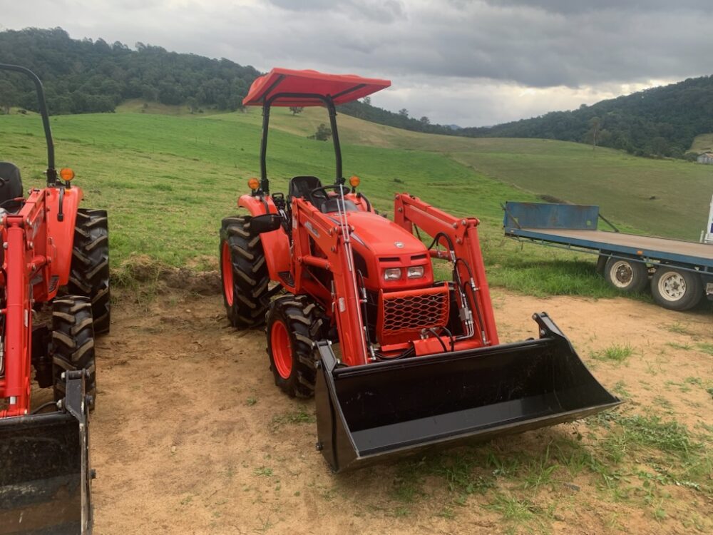 SOLD - Used Kioti EX5310 with loader and 4in1 bucket for sale - Image 9