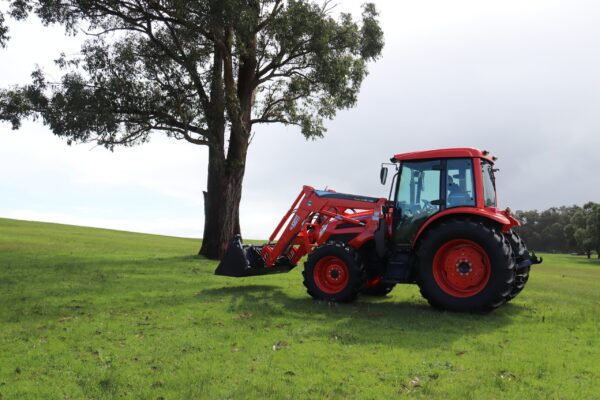 Kioti PX1153 Cab tractor with Loader and 4in1 bucket fitted - Image 2