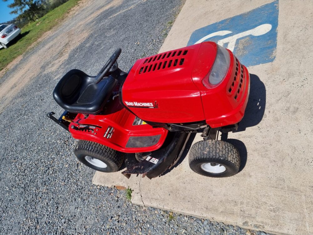 Yardman 54" Ride-on lawn mower - Image 3