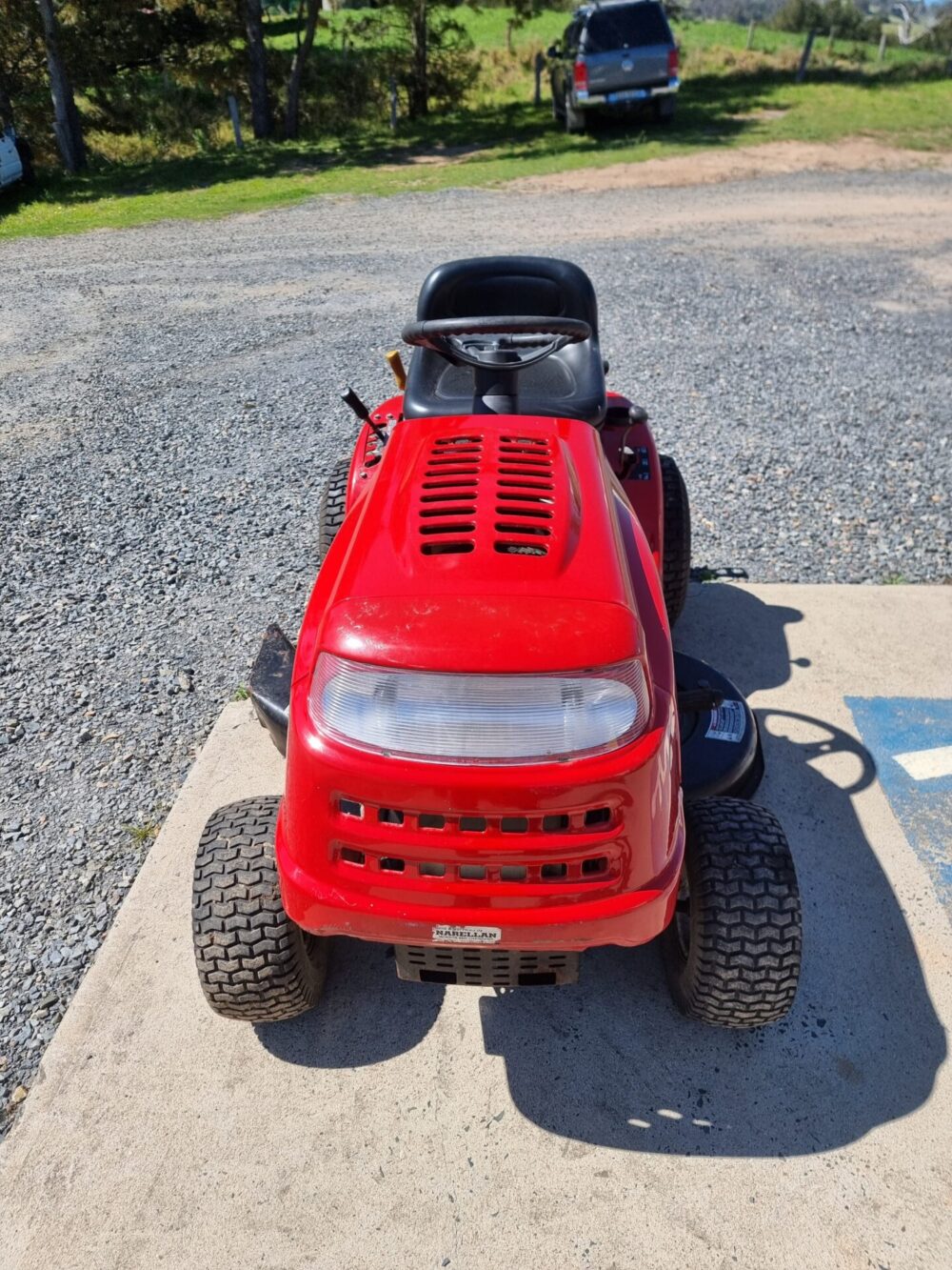 Yardman 54" Ride-on lawn mower - Image 4