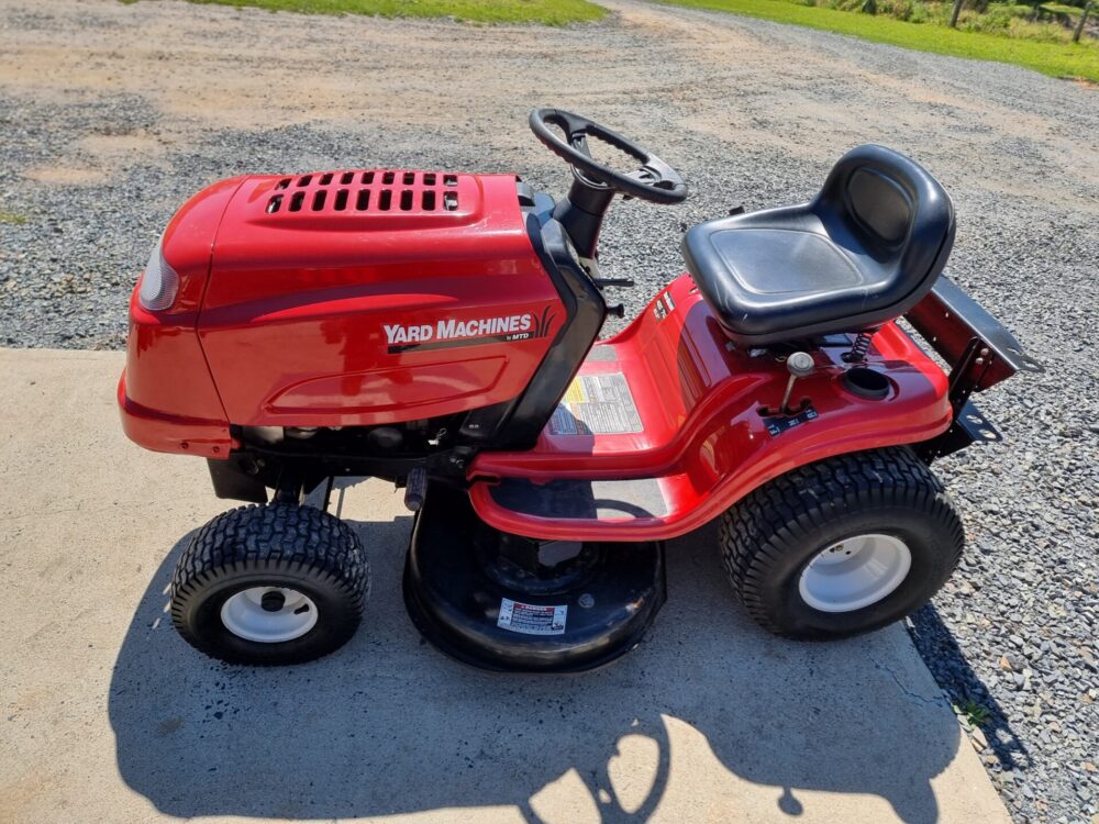 Yardman 54" Ride-on lawn mower - Image 5