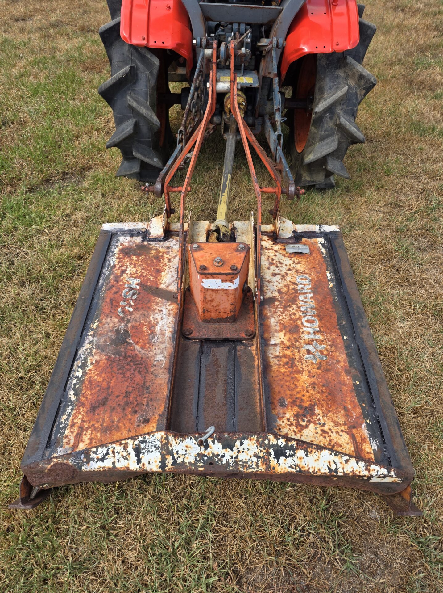 Kubota B7100DT 4WD Tractor with Loader + Howard Slasher - Image 6